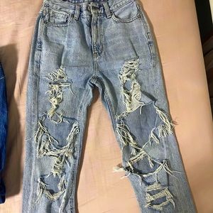 000 American Eagle MOM jeans